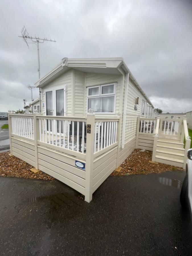 Sky By The Sea Hotel Whitstable Exterior photo