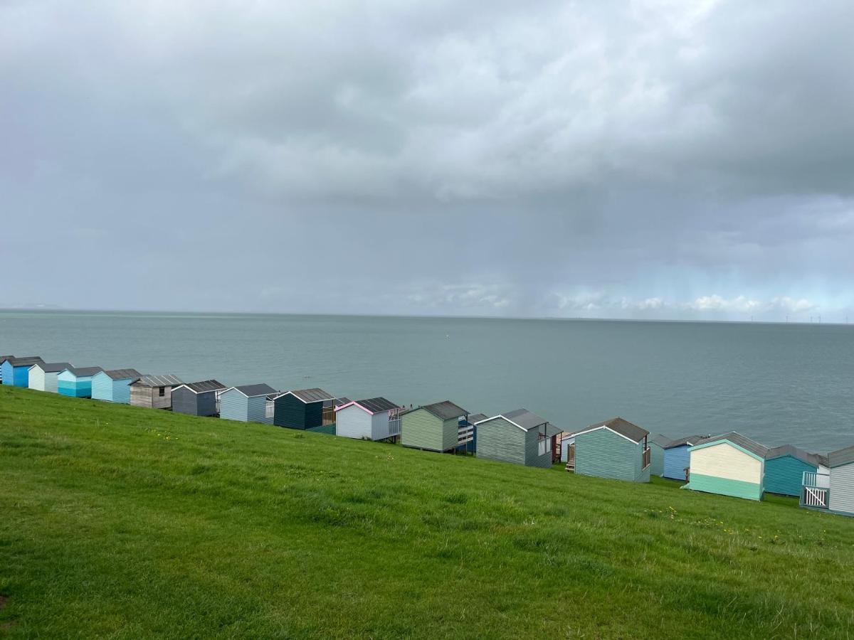 Sky By The Sea Hotel Whitstable Exterior photo